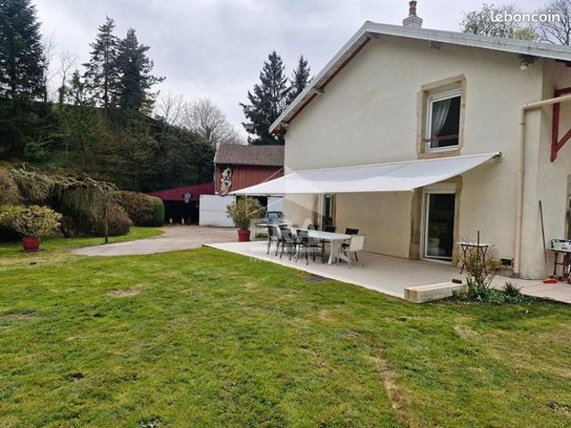 Propriété 9 pièces 232 m²