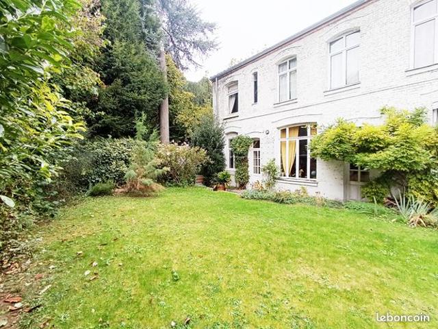 Propriété 9 pièces 232 m²