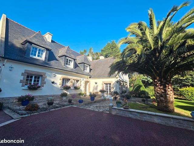 Propriété 9 pièces 233 m²