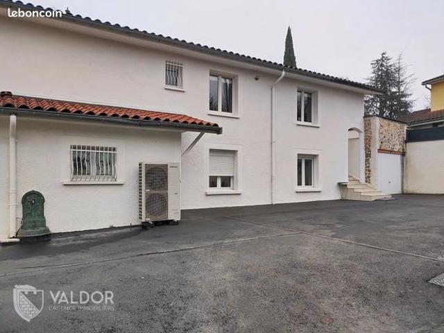 Propriété 9 pièces 244 m²