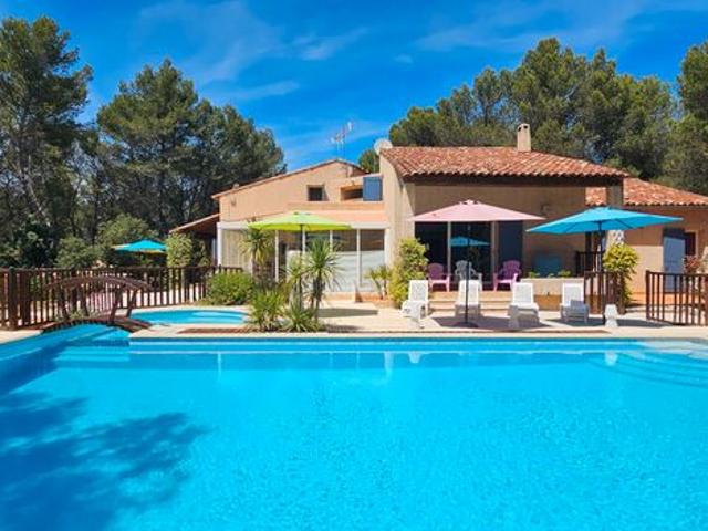 Propriété 9 pièces 245 m²