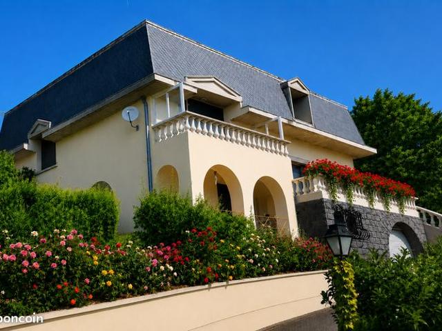 Propriété 9 pièces 245 m²
