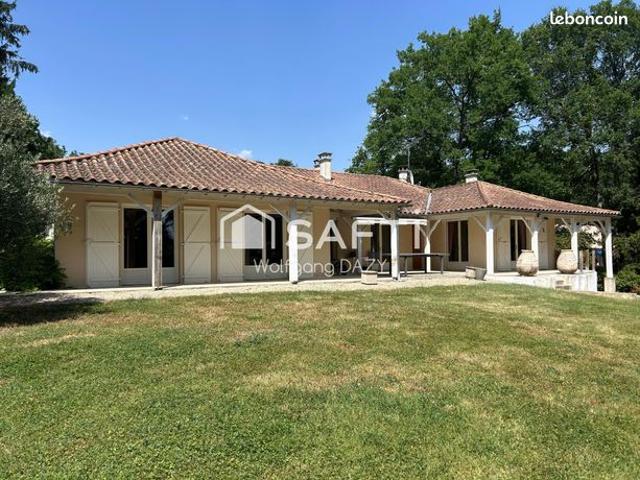 Propriété 9 pièces 245 m²