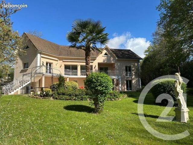 Propriété 9 pièces 246 m²