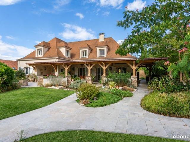 Propriété 9 pièces 246 m²