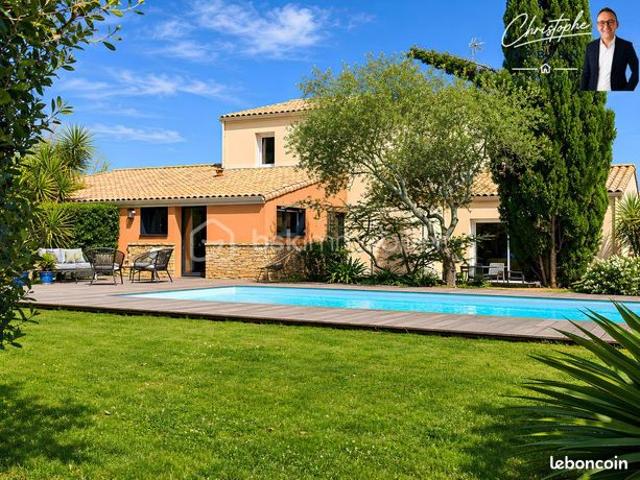 Propriété 9 pièces 246 m²