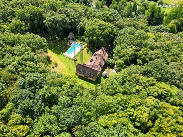Propriété 9 pièces 248 m²