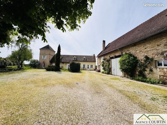 Propriété 9 pièces 249 m²