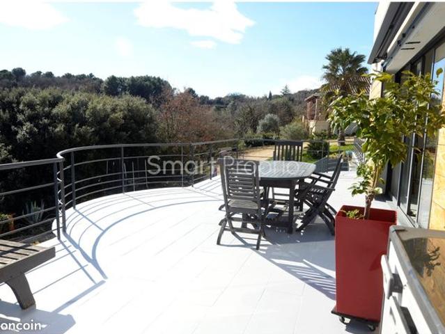 Propriété 9 pièces 240 m²