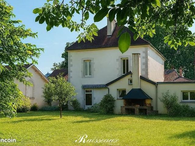 Propriété 9 pièces 240 m²