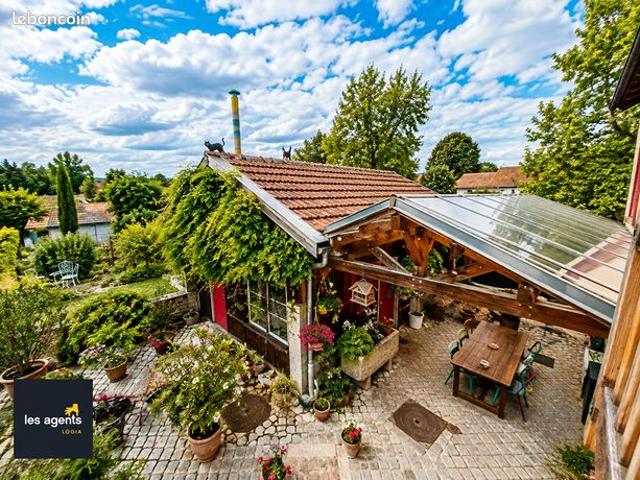 Propriété 9 pièces 240 m²