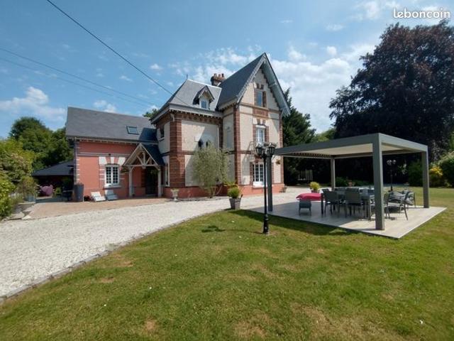 Propriété 9 pièces 240 m²