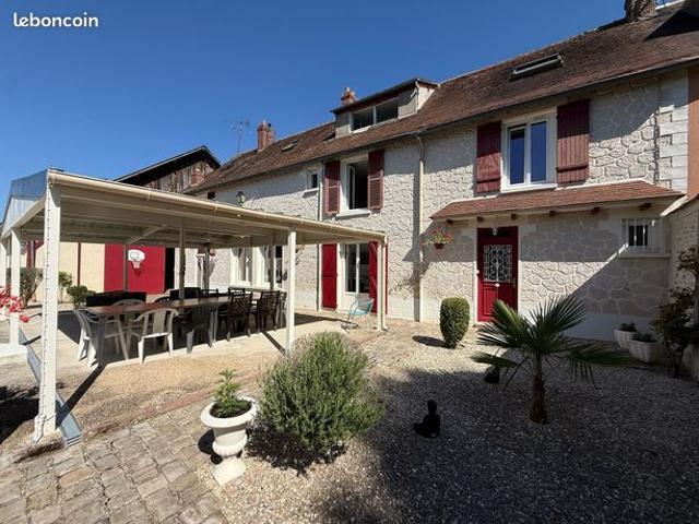 Propriété 9 pièces 240 m²