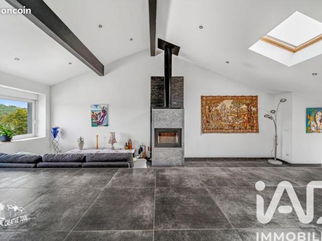 Propriété 9 pièces 240 m²