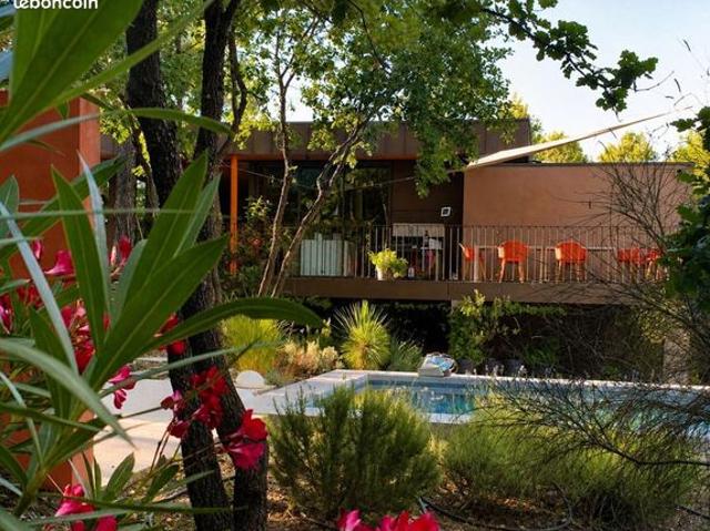 Propriété 9 pièces 240 m²