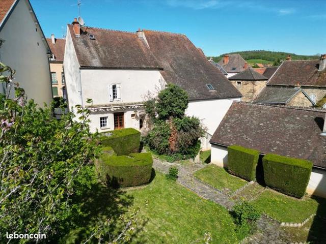 Propriété 9 pièces 240 m²