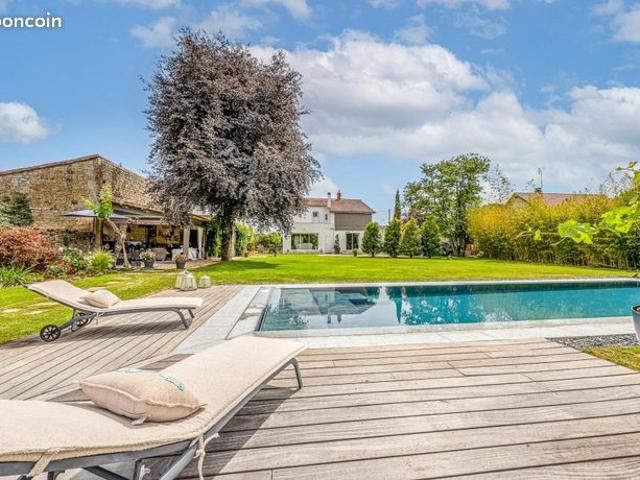 Propriété 9 pièces 240 m²