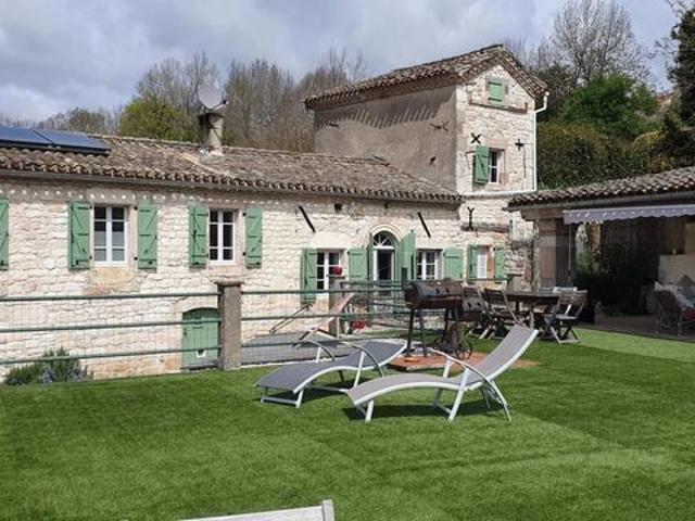 Propriété 9 pièces 240 m²