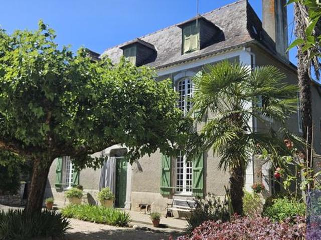 Propriété 9 pièces 241 m²