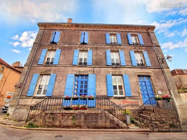 Propriété 9 pièces 242 m²