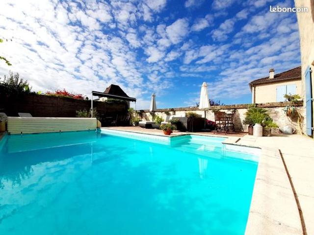 Propriété 9 pièces 242 m²