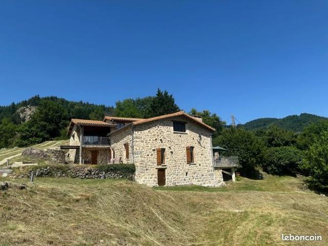 Propriété 9 pièces 243 m²