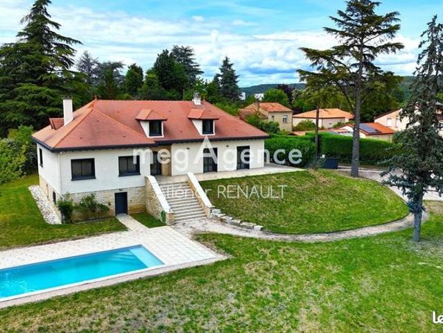 Propriété 9 pièces 255 m²