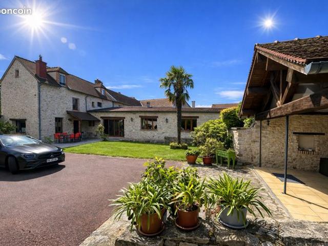 Propriété 9 pièces 255 m²