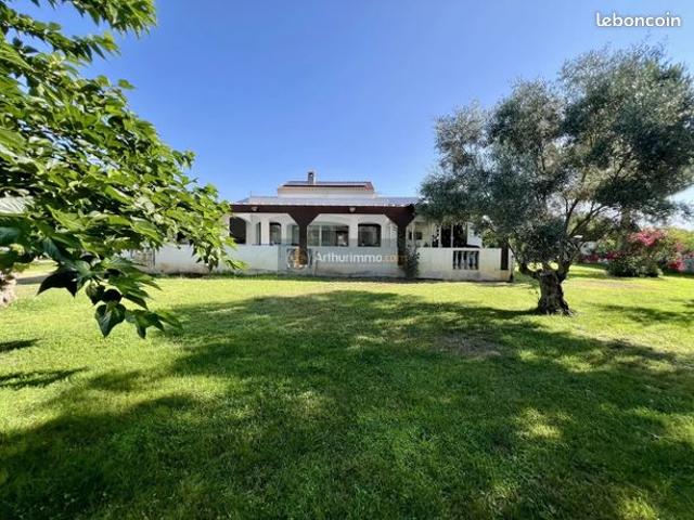 Propriété 9 pièces 257 m²