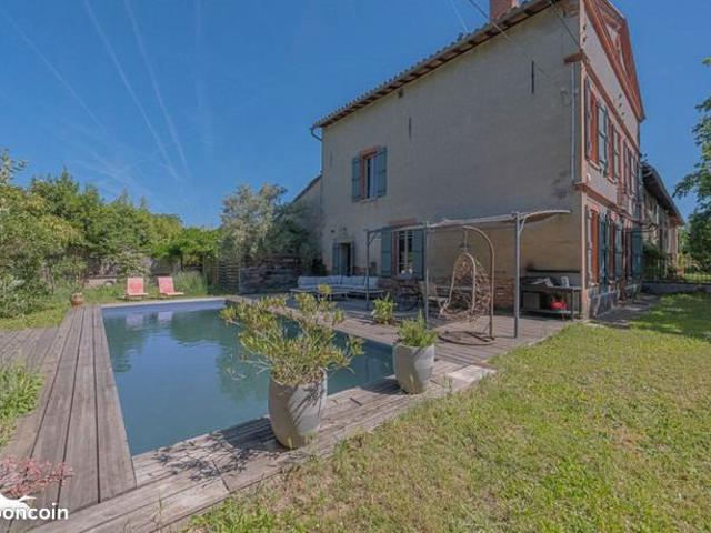 Propriété 9 pièces 258 m²