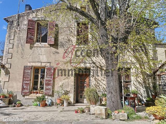 Propriété 9 pièces 258 m²