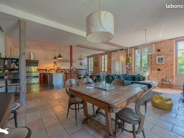 Propriété 9 pièces 258 m²