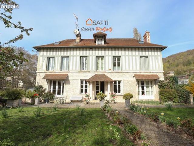 Propriété 9 pièces 258 m²