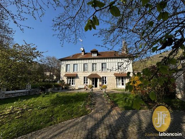 Propriété 9 pièces 258 m²