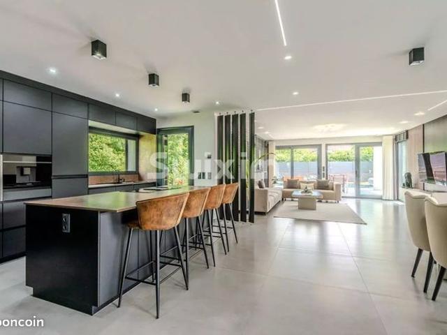 Propriété 9 pièces 250 m²