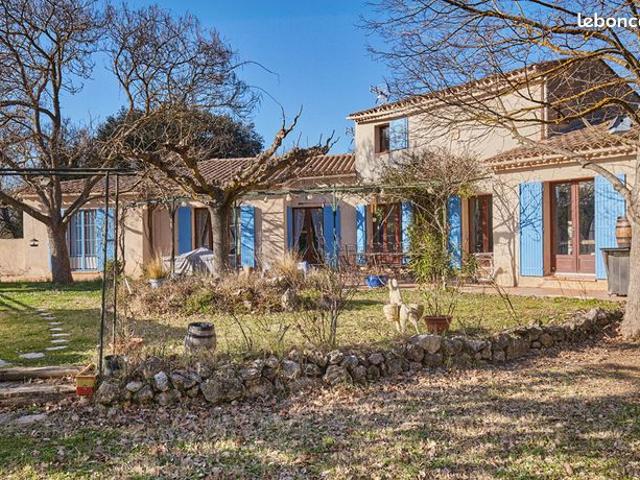 Propriété 9 pièces 250 m²