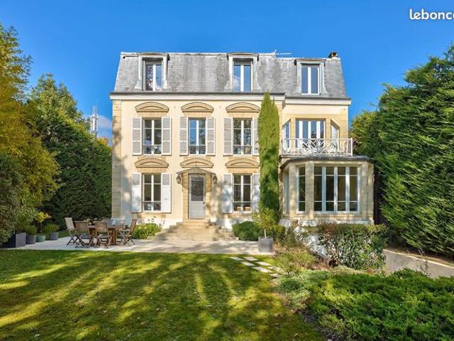 Propriété 9 pièces 250 m²