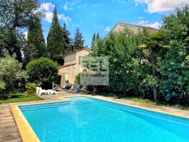 Propriété 9 pièces 250 m²