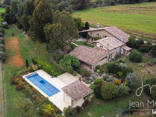 Propriété 9 pièces 250 m²