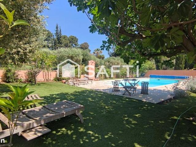 Propriété 9 pièces 250 m²