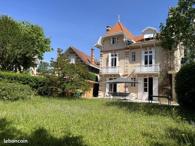 Propriété 9 pièces 251 m²