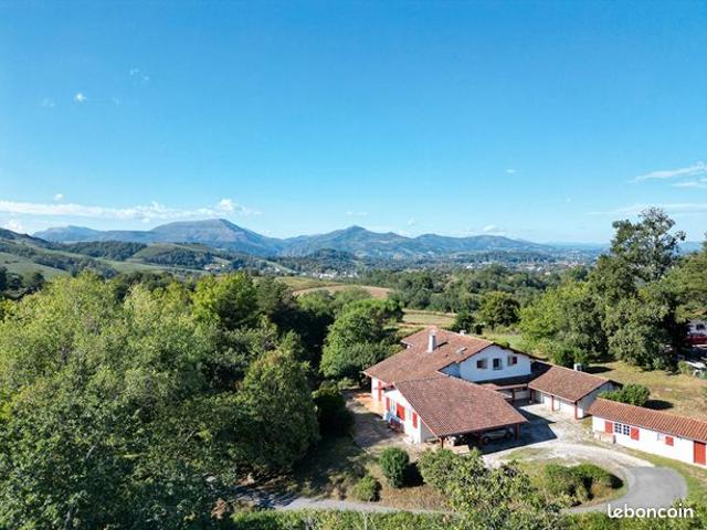 Propriété 9 pièces 251 m²