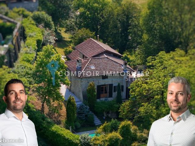 Propriété 9 pièces 251 m²