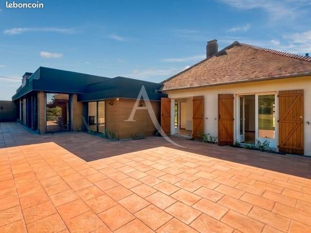 Propriété 9 pièces 252 m²