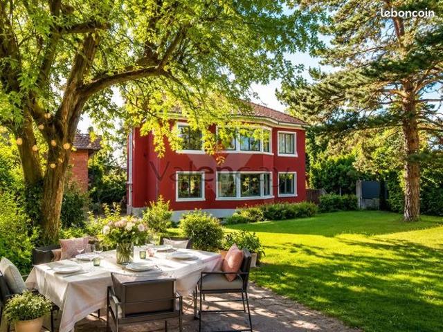 Propriété 9 pièces 253 m²