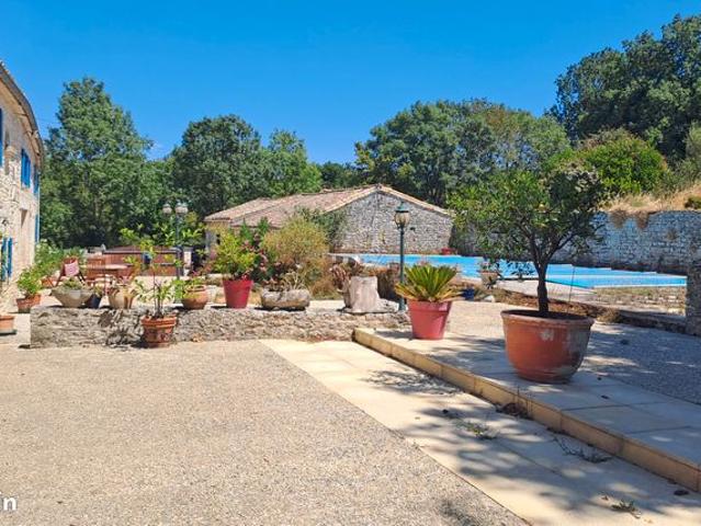 Propriété 9 pièces 253 m²