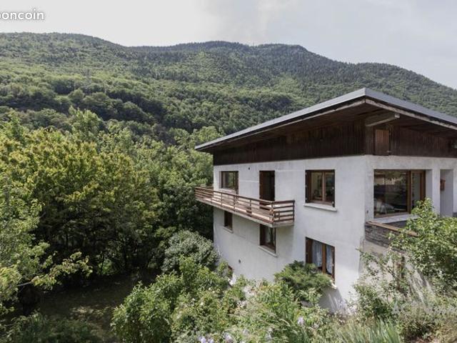 Propriété 9 pièces 253 m²