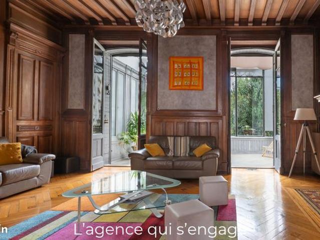 Propriété 9 pièces 264 m²