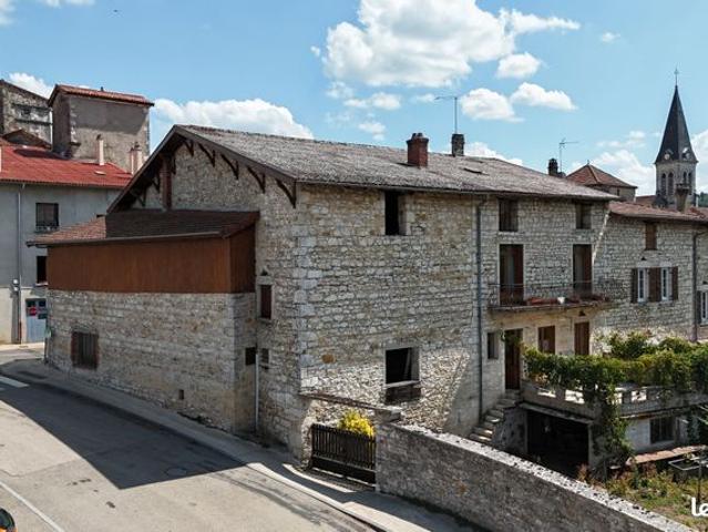 Propriété 9 pièces 266 m²