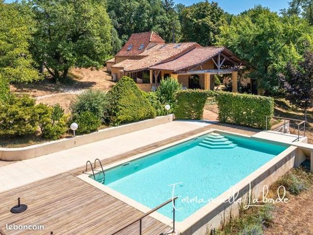 Propriété 9 pièces 266 m²